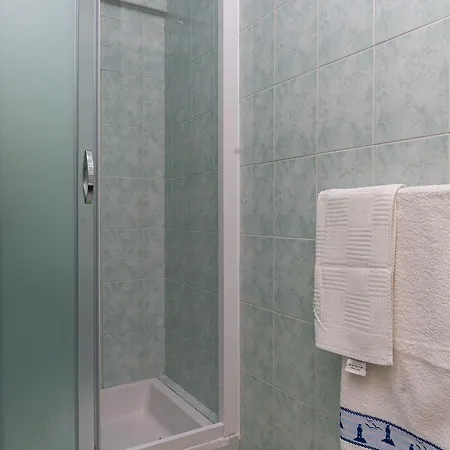 דירה Kisic - Two-bedroom With Terrace Prizemlje *