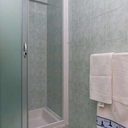 Kisic - Two-bedroom With Terrace Prizemlje Lejlighed Mlini